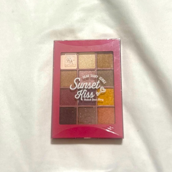 BRAND NEW ✨RK By KISS Sunset KISS Palette ✨ - Picture 1 of 3